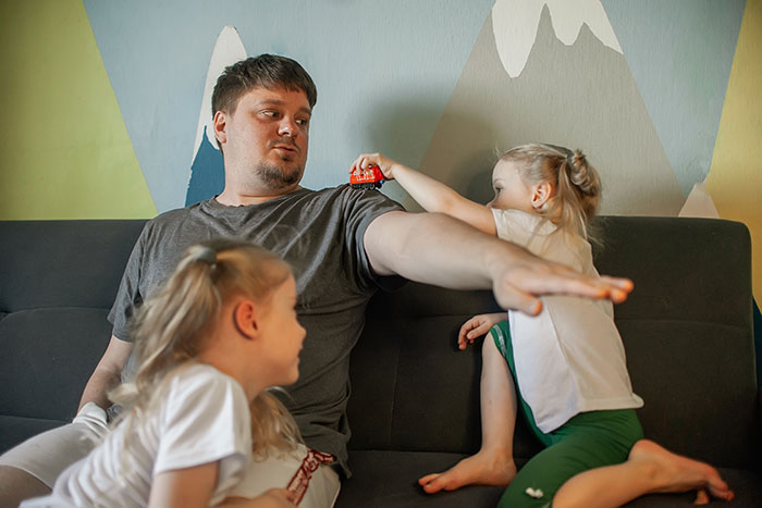 Woman Finally Talks To Husband After Witnessing Him Turning Into A ‘Robot’: “He Started Crying” Woman Finally Talks To Husband After Witnessing Him Turning Into A ‘Robot’: “He Started Crying”