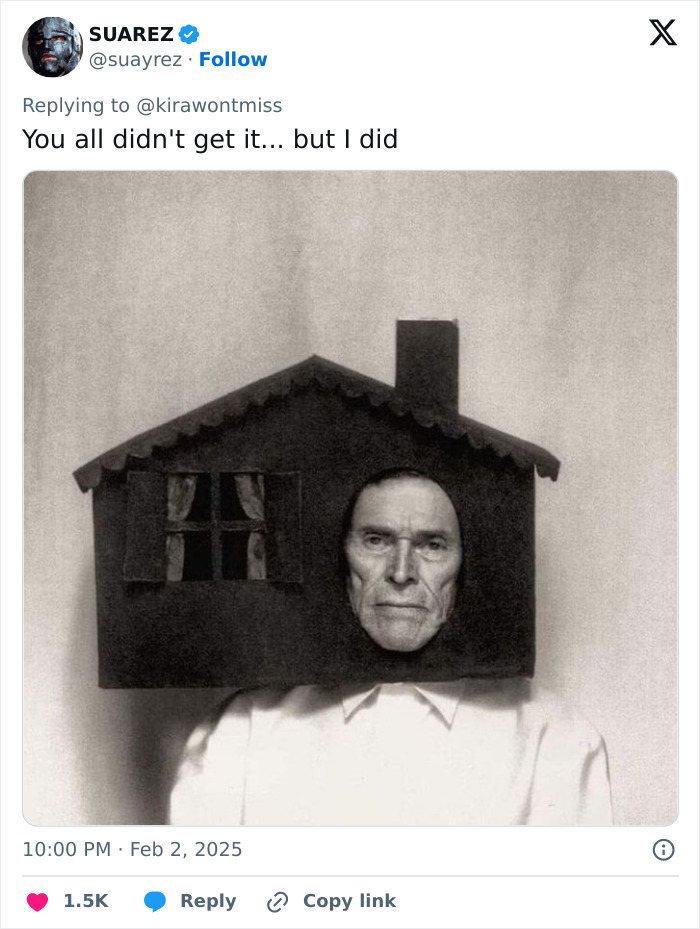 Man with a house-shaped mask, part of netizens' roast about Grammys 2025 outfits. Man with a house-shaped mask, part of netizens' roast about Grammys 2025 outfits.