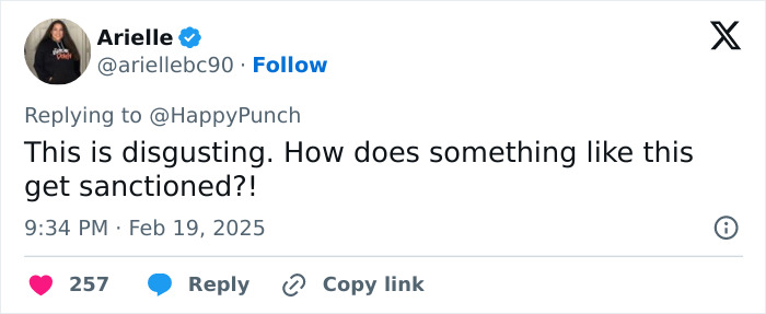 Tweet criticizing controversial MMA fight with two pro men and three untrained women. Tweet criticizing controversial MMA fight with two pro men and three untrained women.