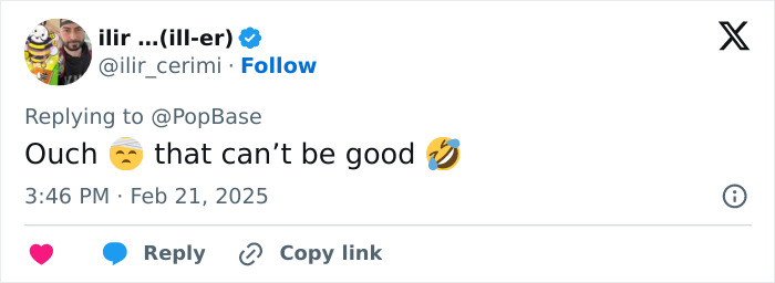 Tweet response about a lawyer quitting before a trial, expressing concern. Tweet response about a lawyer quitting before a trial, expressing concern.