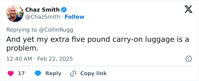 Tweet highlighting the debate on discrimination and airline fees for obese passengers compared to carry-on luggage limits. Tweet highlighting the debate on discrimination and airline fees for obese passengers compared to carry-on luggage limits.