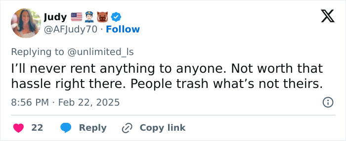 Tweet expressing frustration about rental experiences related to a Harry Potter Airbnb. Tweet expressing frustration about rental experiences related to a Harry Potter Airbnb.