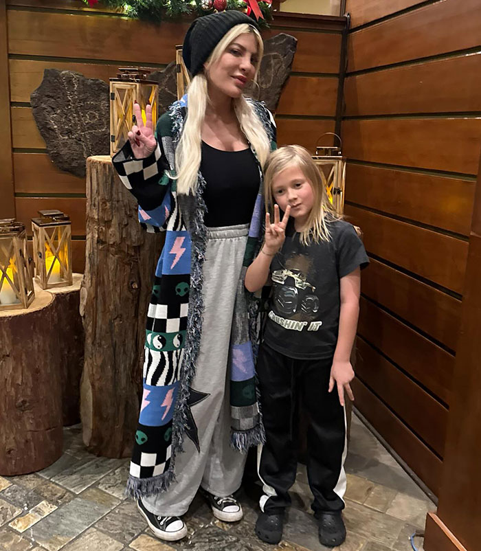 Tori Spelling’s Parenting Under Fire After Massage From 7YO Son: “Kids Need To Be Taken Away” Tori Spelling’s Parenting Under Fire After Massage From 7YO Son: “Kids Need To Be Taken Away”