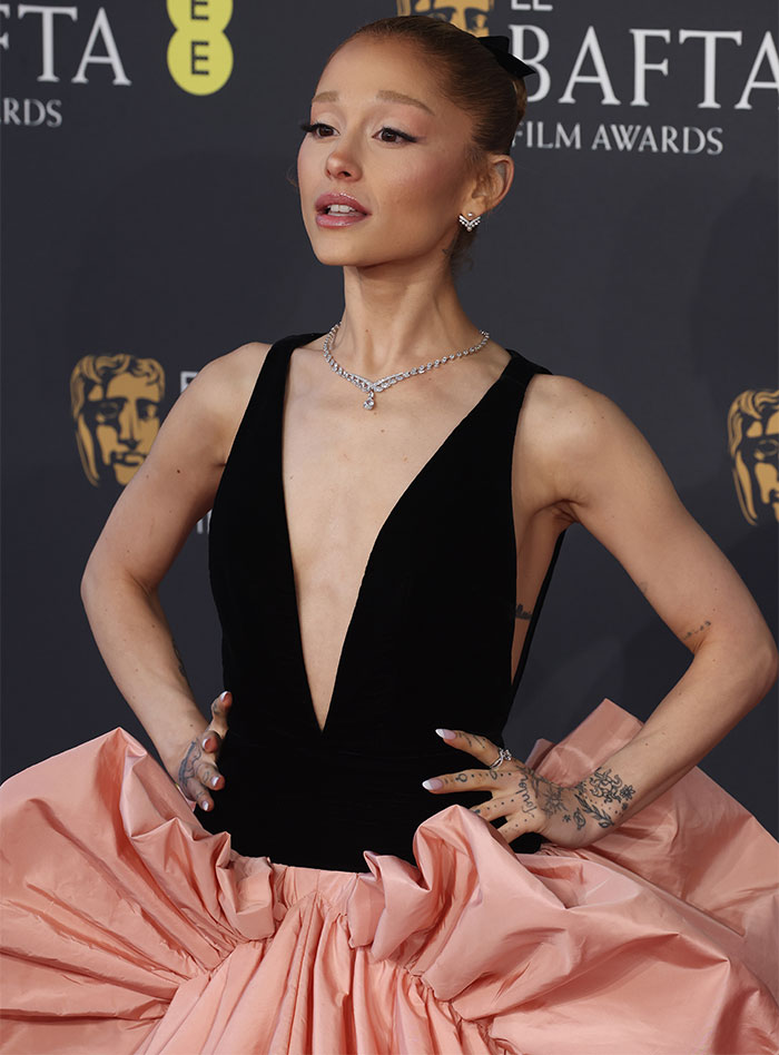 Ariana Grande looking extremely thin in BAFTAs red carpet Ariana Grande looking extremely thin in BAFTAs red carpet