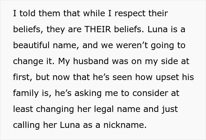 Text expressing a family's disagreement over the baby's name, "Luna," perceived as a symbol of deceit and bad luck. Text expressing a family's disagreement over the baby's name, "Luna," perceived as a symbol of deceit and bad luck.