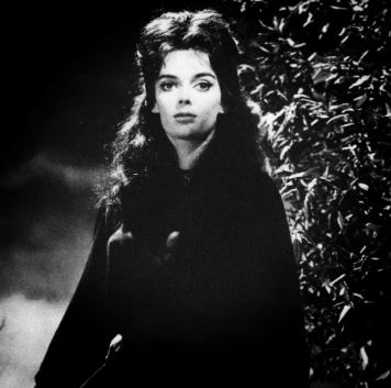 barbara-steele-67b394f19a94f.jpg