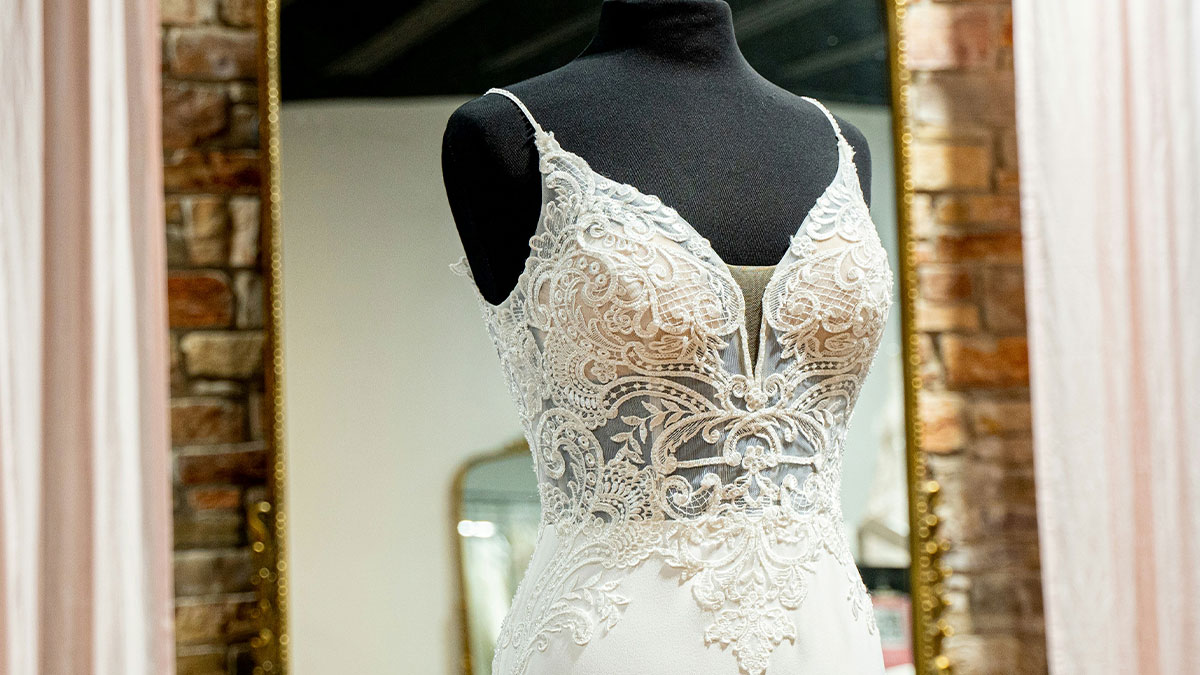 “You’re Making A Big Deal Out Of Nothing”: Bro Backs Fiancée’s Plans To Wear White To Sis’ Wedding