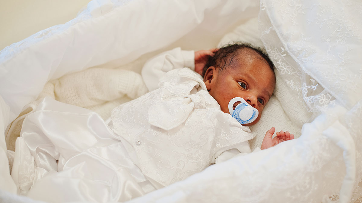 Guy Laughs After Seeing His Niece’s Birth—Now He’s Being Called Racist