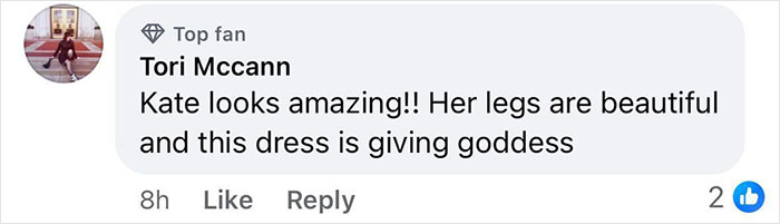 Fan comment praising a celebrity's look at a movie premiere. Fan comment praising a celebrity's look at a movie premiere.