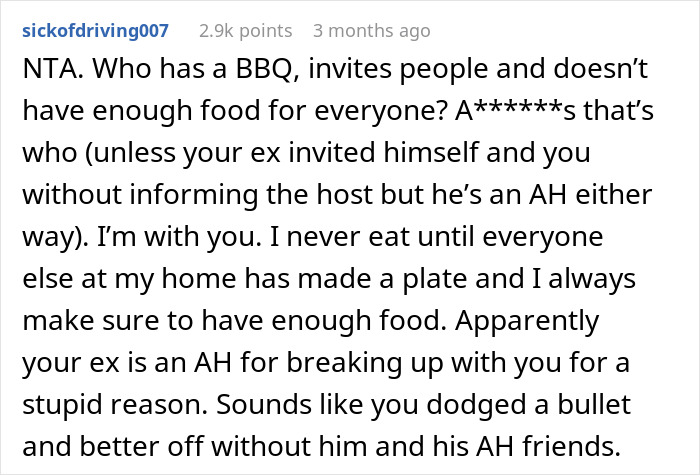 Text screenshot discussing eating etiquette at social gatherings, mentioning BBQ and hosting issues. Text screenshot discussing eating etiquette at social gatherings, mentioning BBQ and hosting issues.