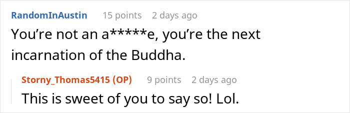 Reddit exchange about roommate behavior with humorous comments. Reddit exchange about roommate behavior with humorous comments.