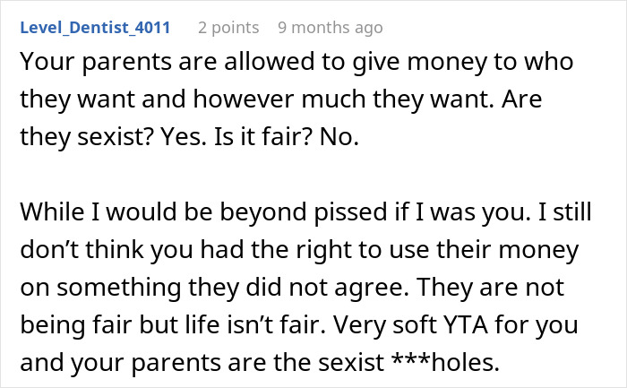 Comment discussing parents giving wedding money and elopement, including opinions on fairness and family dynamics. Comment discussing parents giving wedding money and elopement, including opinions on fairness and family dynamics.