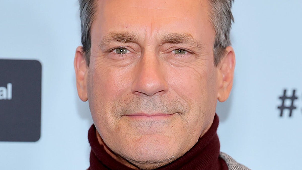 “Never Liked Him”: Fury Over Jon Hamm’s Joke To Pregnant Amy Poehler About Her OB/GYN’s Passing