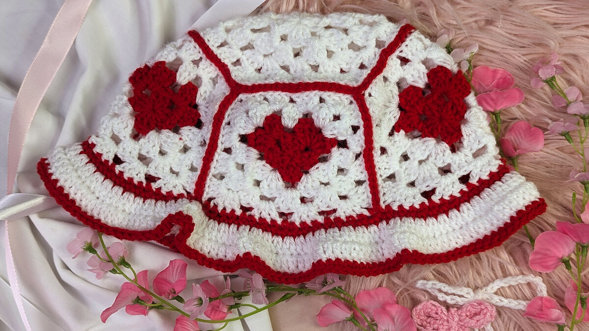 I Crocheted 3 Adorable Accessories With Heart Patterns To Celebrate Love And Embrace Life To The Fullest!