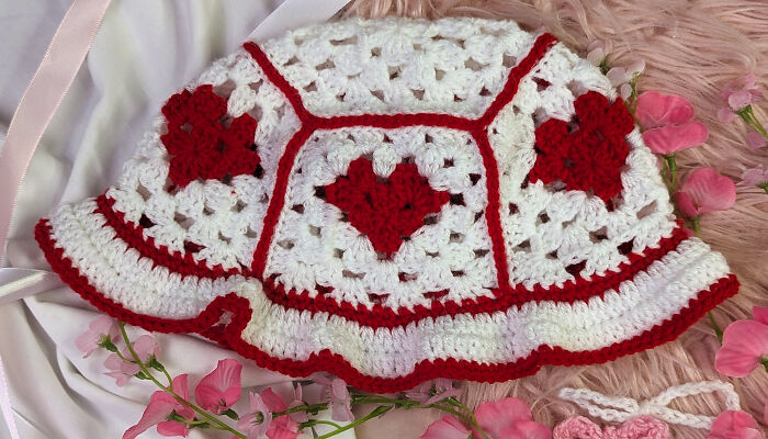 I Crocheted 3 Adorable Accessories With Heart Patterns To Celebrate Love And Embrace Life To The Fullest!