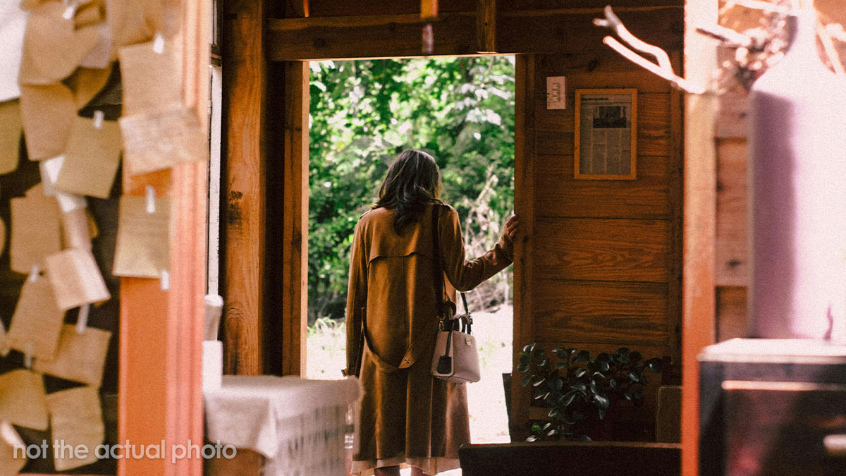 “[Am I The Jerk] For Leaving A Party Because My Date Refused To Get Me Water?”