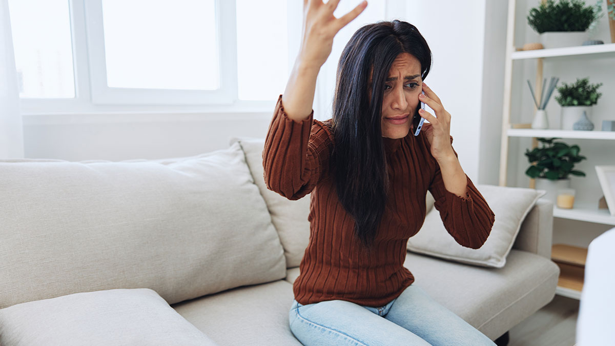 “I Called The Police”: Entitled Karens Block Ambulance, Almost Costs Person Their Life