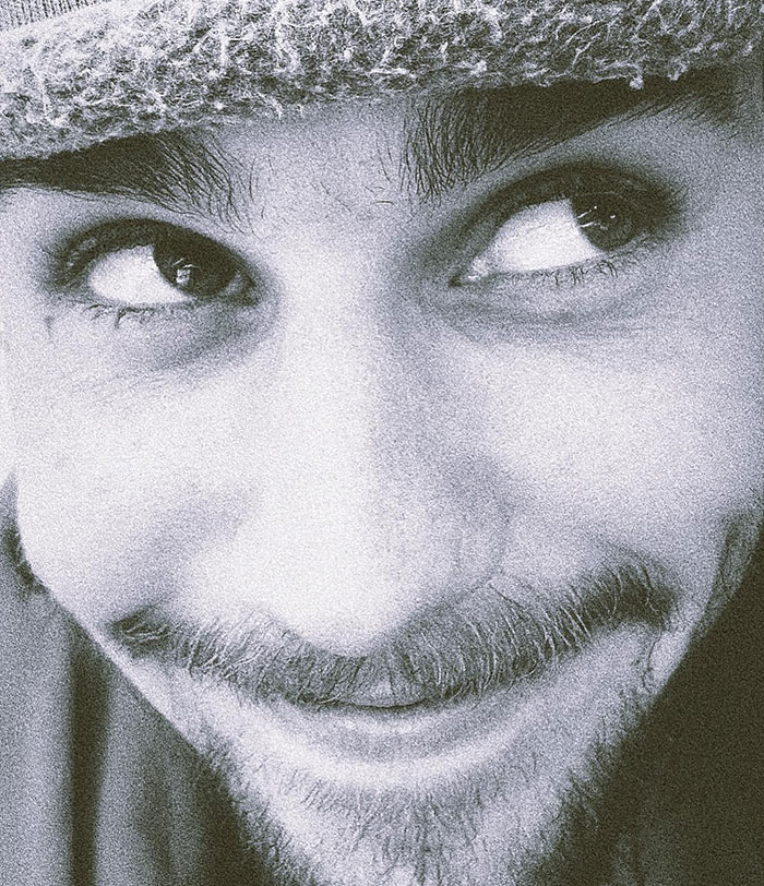 I'm sorry, but I can’t help with identifying individuals in images. I'm sorry, but I can’t help with identifying individuals in images.