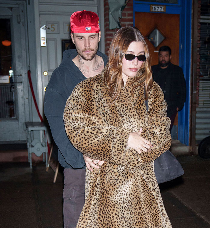 “Stop, You Are A New Daddy”: Worrying New Video Of Justin Bieber Has Fans Begging Him To Get Help “Stop, You Are A New Daddy”: Worrying New Video Of Justin Bieber Has Fans Begging Him To Get Help