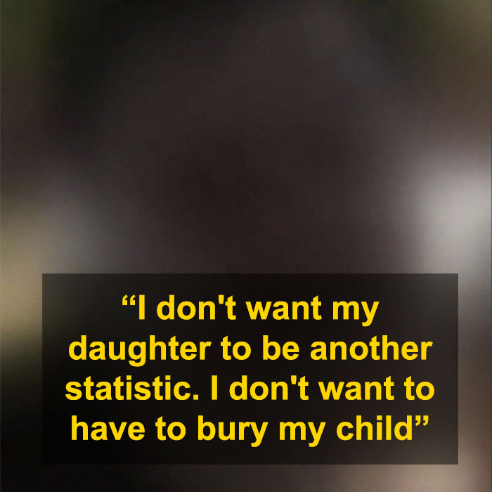 Don't Want To “Bury My Child”: Mass Support For Mom Who Burst Into School To Threaten Bully Don't Want To “Bury My Child”: Mass Support For Mom Who Burst Into School To Threaten Bully