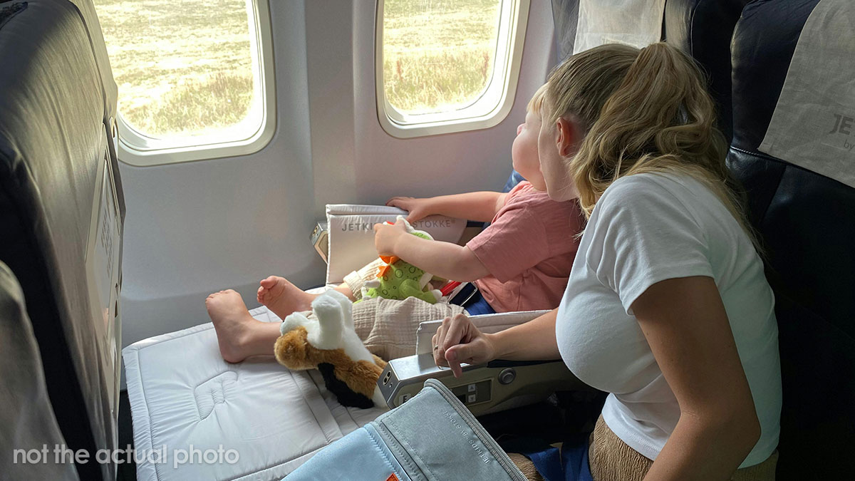 Flight Passenger Snaps At Mom Over “Obnoxious” Toddler, Ends Up Humiliated By Other Travelers