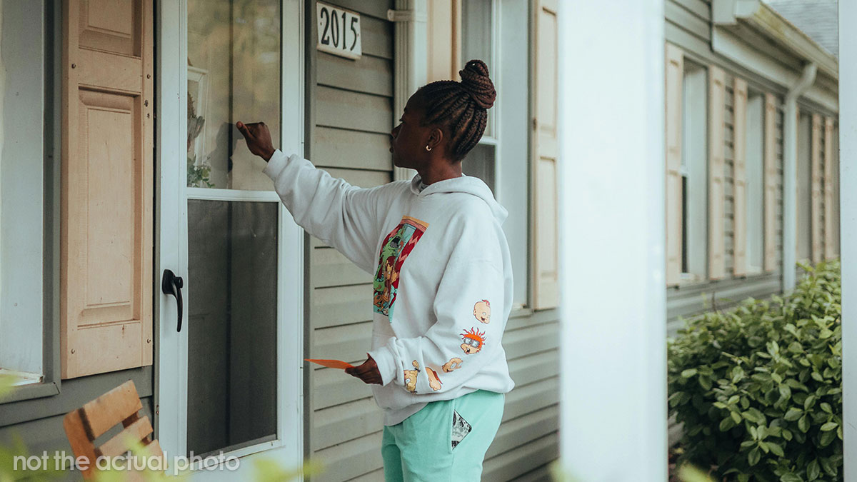 Couple’s Generosity Abused By Slacker Neighbor Who Begs For Cash And Won’t Take No For An Answer