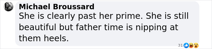 A comment discussing someone's appearance and age. A comment discussing someone's appearance and age.