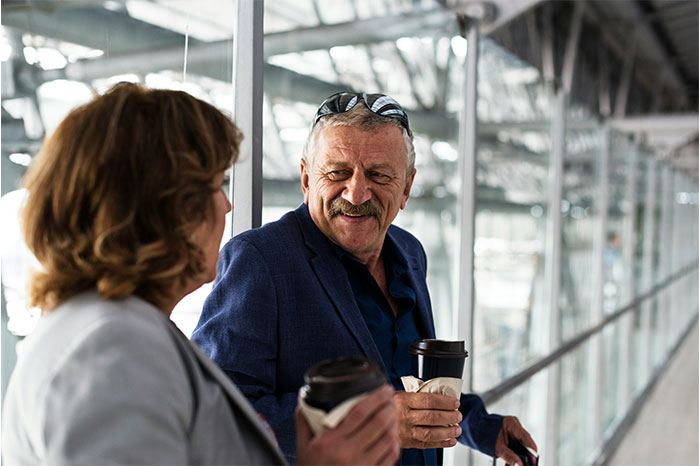 Guy Refuses To Take Grandma’s Money To Switch Seats, Story Takes A Wholesome Turn Guy Refuses To Take Grandma’s Money To Switch Seats, Story Takes A Wholesome Turn