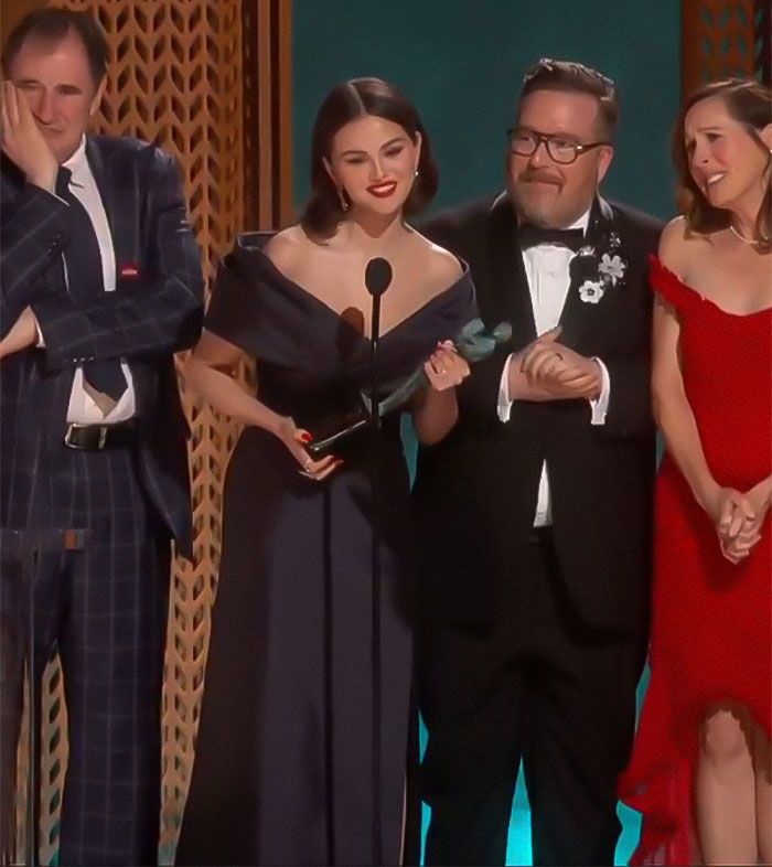 Selena Gomez at the 2025 SAG Awards, showcasing dramatic weight loss in a black gown, holding an award on stage. Selena Gomez at the 2025 SAG Awards, showcasing dramatic weight loss in a black gown, holding an award on stage.