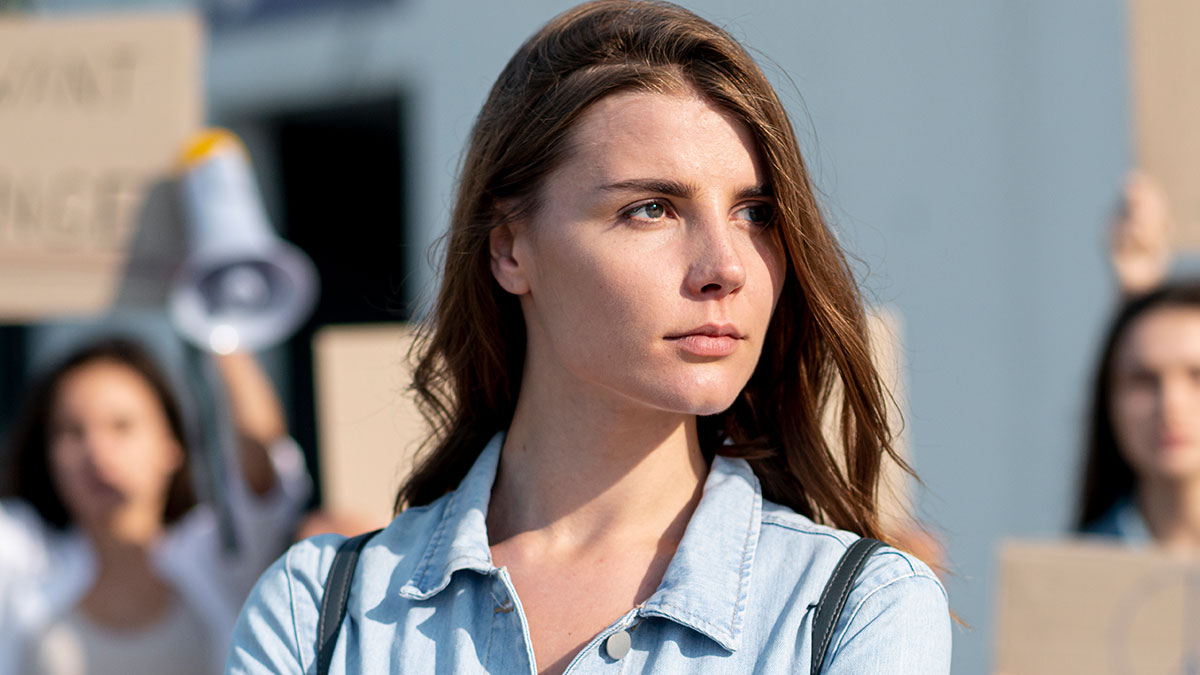 Man Tries To “Save” Woman At Planned Parenthood, Ends Up Packing His Bags And Leaving Instead