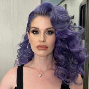 “Miracle”: 22 Side-By-Side Photos Of Celebrities Who People Think Used Ozempic “Miracle”: 22 Side-By-Side Photos Of Celebrities Who People Think Used Ozempic