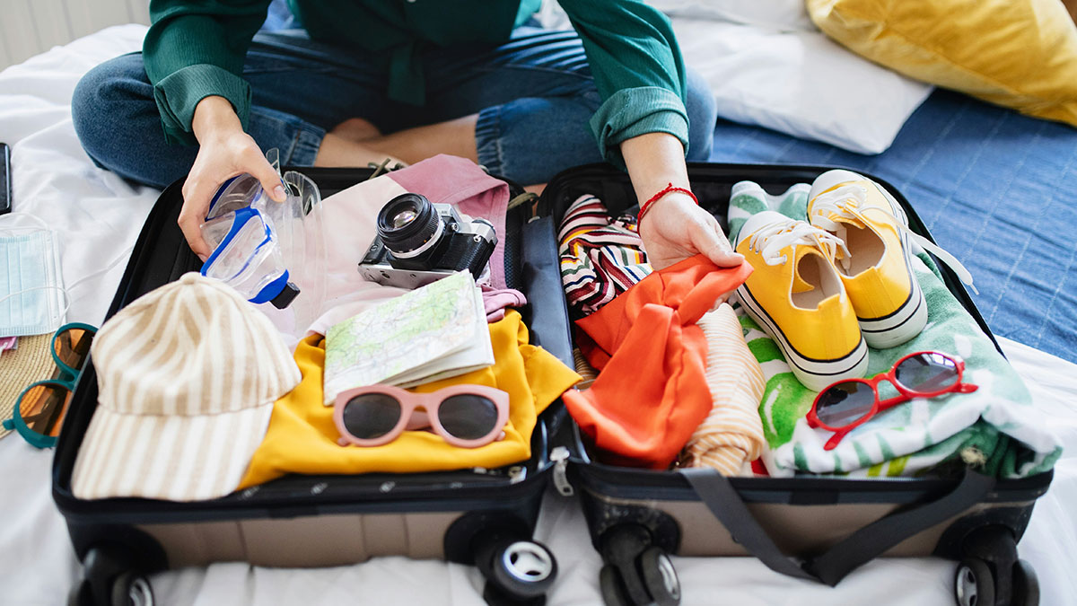 Netizens Share Their 41 “Must-Haves” For Travelling, From The Obvious To Super Specific Items