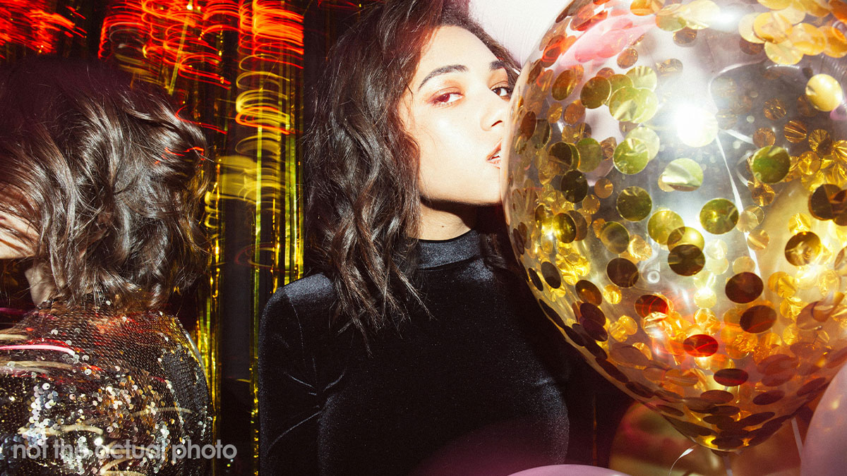 Rich Lady Disgusted By Gift, Says She’ll Toss It Later, Flips Out When Friend Wants It Back