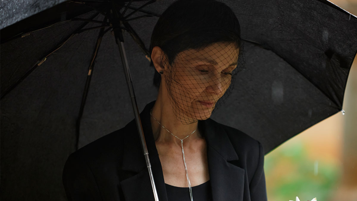 Inheritance Drama Ensues After Mom Abandons Daughter For 25 Yrs And Leaves Everything To Neighbor