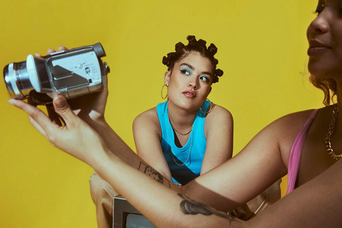 11 Side-By-Side Pics That Are Proof That We Peaked As A Society In The 2000s 11 Side-By-Side Pics That Are Proof That We Peaked As A Society In The 2000s