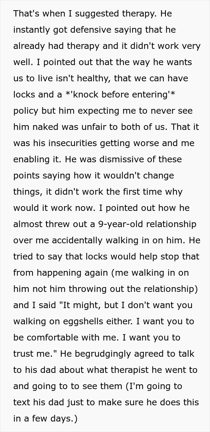 Text discussion about relationship issues and insecurity after a boyfriend notices burn scars. Text discussion about relationship issues and insecurity after a boyfriend notices burn scars.