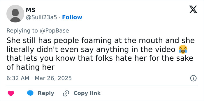 Tweet discussing Gwyneth Paltrow feud rumors, highlighting online reactions and opinions. Tweet discussing Gwyneth Paltrow feud rumors, highlighting online reactions and opinions.