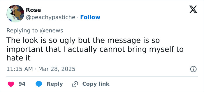 Twitter comment reacting to JoJo Siwa's debut of a shaved rainbow head, expressing mixed feelings. Twitter comment reacting to JoJo Siwa's debut of a shaved rainbow head, expressing mixed feelings.