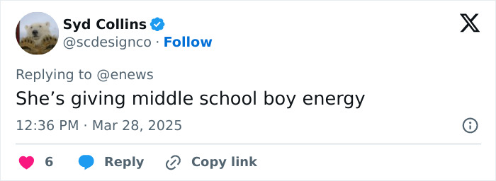 Tweet responding to JoJo Siwa's shaved rainbow head debut, commenting on middle school boy energy. Tweet responding to JoJo Siwa's shaved rainbow head debut, commenting on middle school boy energy.