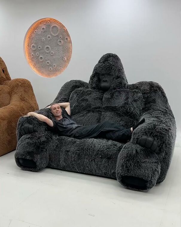 AI-created-Gorilla-Sofa-Turned-Into-Real-Furniture-1-67d929b423ec8.jpg