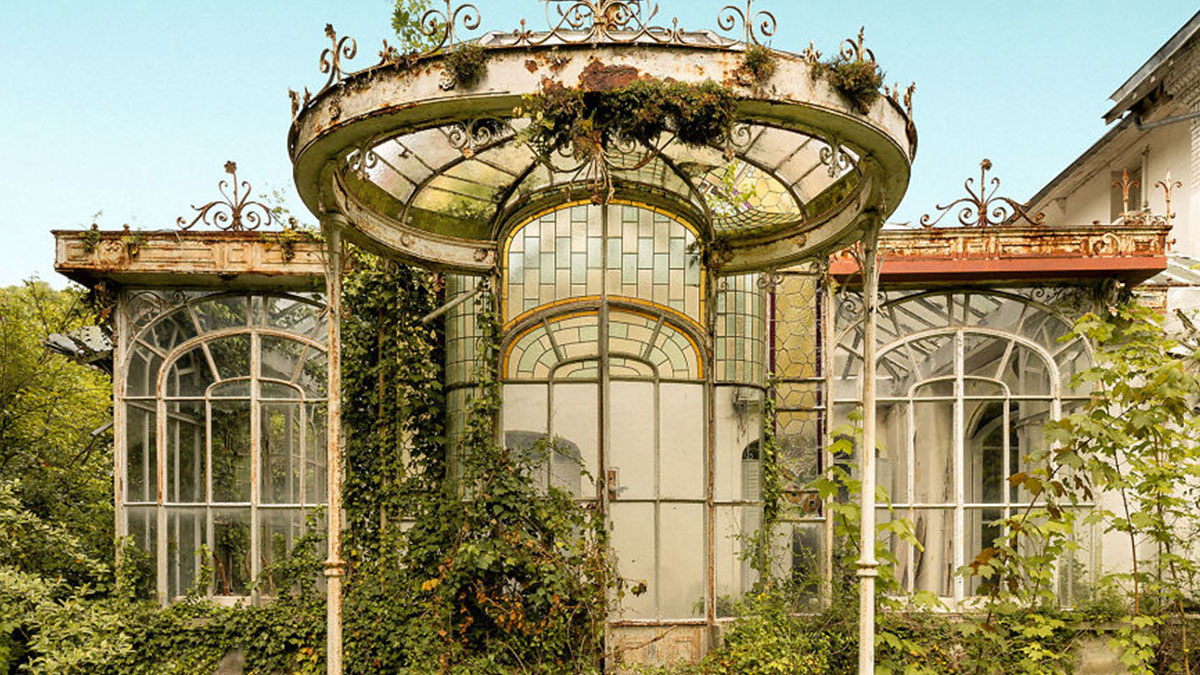30 Stunning And Eerie Abandoned Places