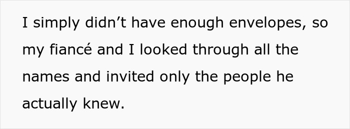 Text about wedding invitations, mentioning limited envelopes and inviting only familiar guests. Text about wedding invitations, mentioning limited envelopes and inviting only familiar guests.