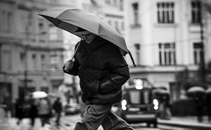 This Artist Captures Raw Energy Of Everyday Life In Black And White (30 Pics)