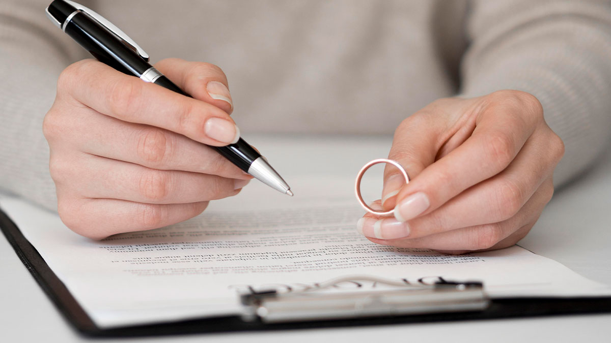 Affair Partners See Their Lives Fall Apart, Rage As Both Their Exes Get Together