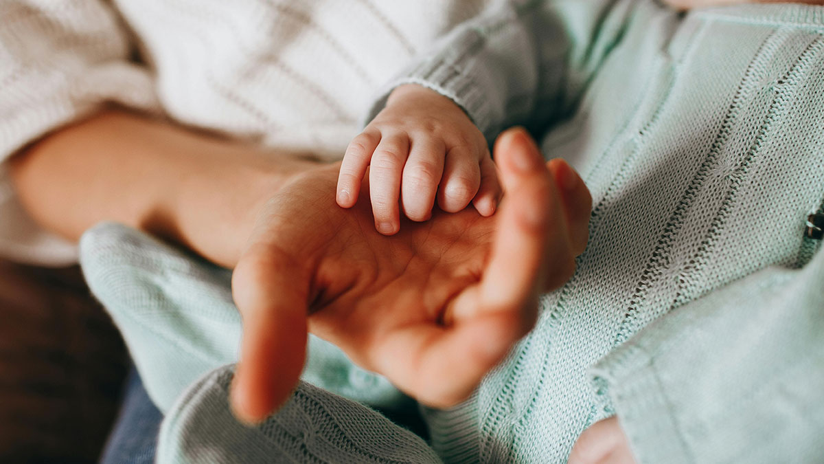 “She’s Out Of Order”: Woman Tells Childfree Friends She’ll Set Up Babysitting Rota, They Refuse