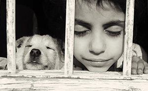 Photographer’s 32 Captivating Photos Show The Emotional Depth Of Childhood
