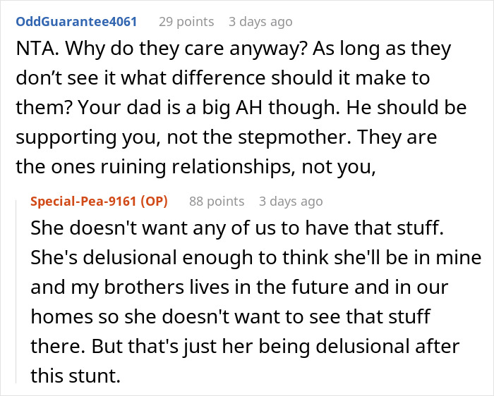 Online discussion about family drama over late mom's belongings, highlighting accusations of stealing. Online discussion about family drama over late mom's belongings, highlighting accusations of stealing.