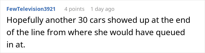 User comment discussing a woman's attempt to bypass a queue with guards at a mall. User comment discussing a woman's attempt to bypass a queue with guards at a mall.