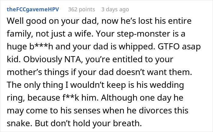 Text screenshot reacting to accusations of stealing, supporting the woman's right to keep late mom's belongings. Text screenshot reacting to accusations of stealing, supporting the woman's right to keep late mom's belongings.