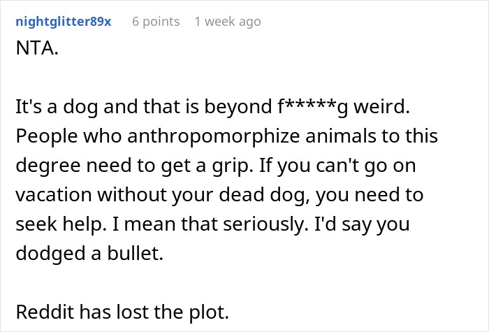 Reddit post discussing the reaction to ashes of a dog, involving anthropomorphizing and emotional impact. Reddit post discussing the reaction to ashes of a dog, involving anthropomorphizing and emotional impact.